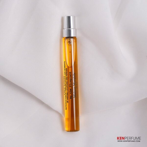 MAISON MARGIELA - Replica By The Fireplace EDT 10ml Mini( Dạng Xịt)