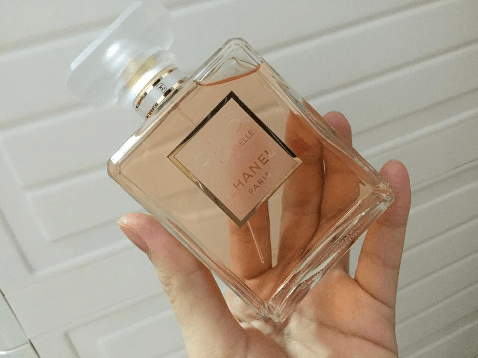 Cách để phân biệt nước hoa chanel thật và giả
