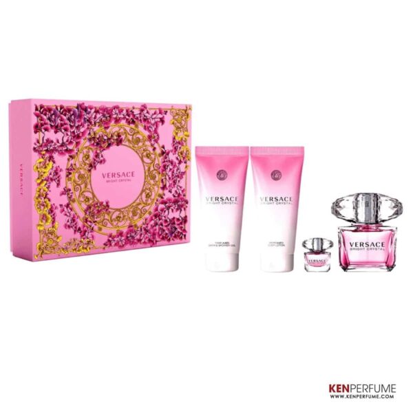 Set Nước Hoa Nữ Versace Bright Crystal EDT (90ml + Shower Gel 100ml + Body Lotion 100ml + Mini 5ml)