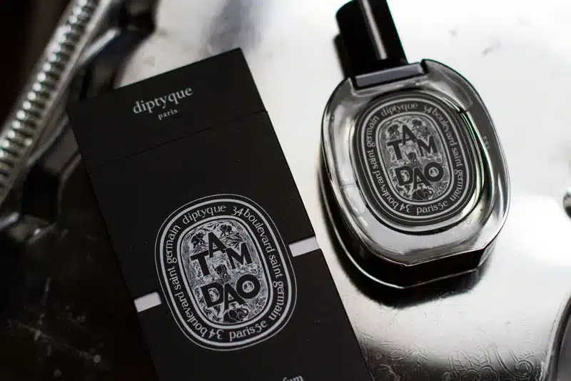 Top 5 chai nước hoa nữ mùi gỗ đàn hương cuốn hút, độc đáo