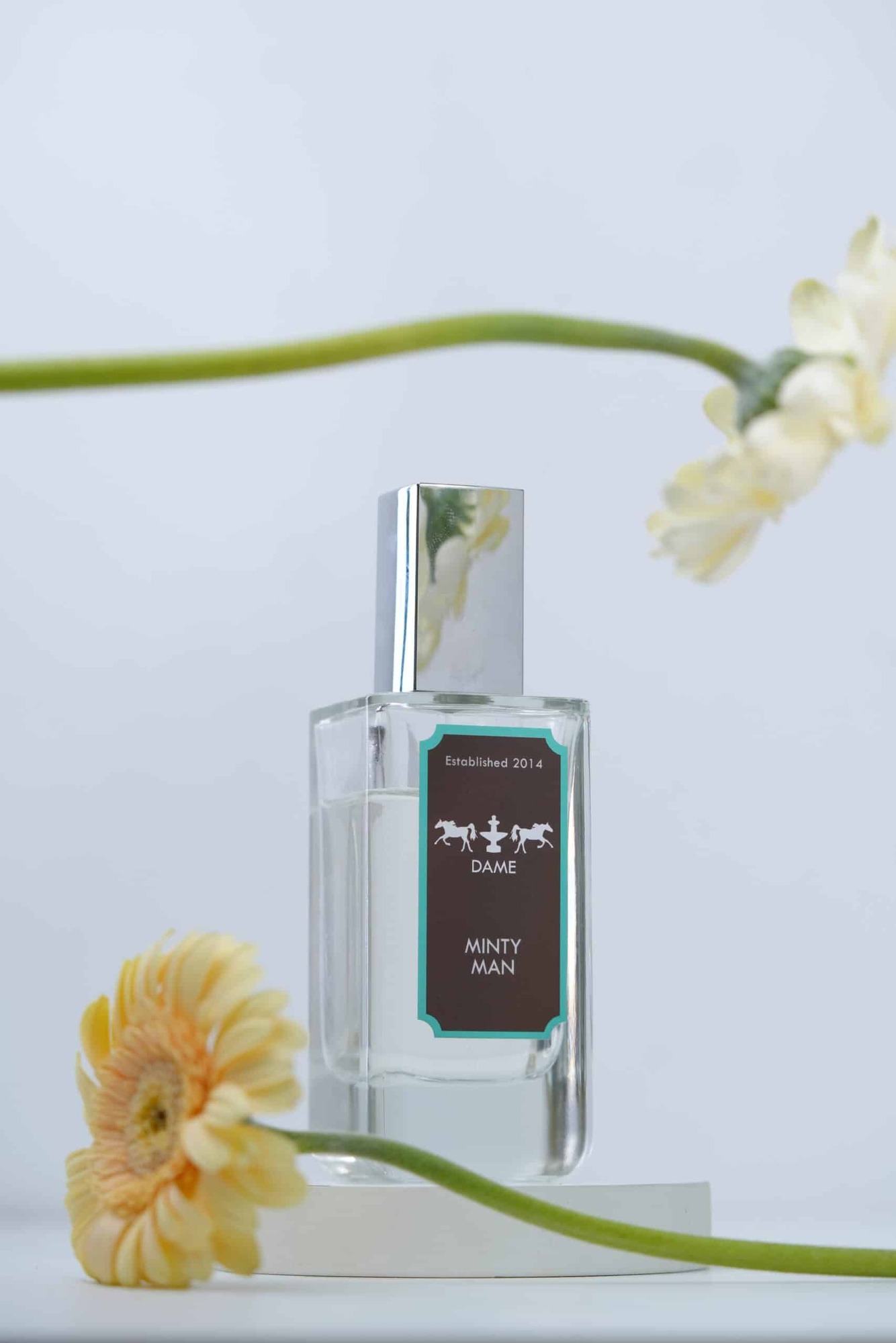 Bạn có biết 5 chai nước hoa nam đang Hot dành cho mùa hè?